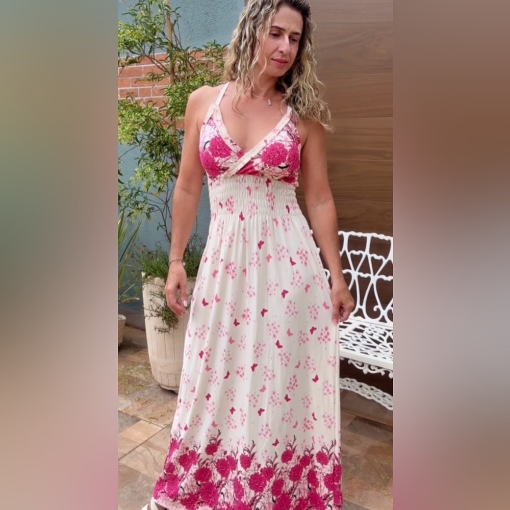 Chic Floral Maxi Dress in Pink and Cream